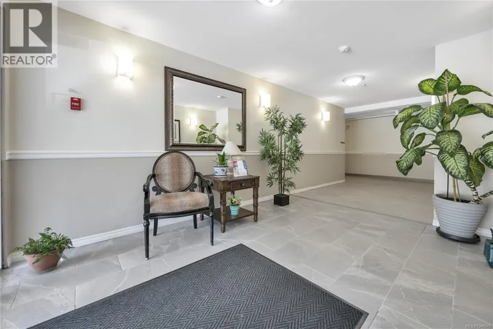 302 1631 Dufferin Cres, Nanaimo, British Columbia V9S5T4