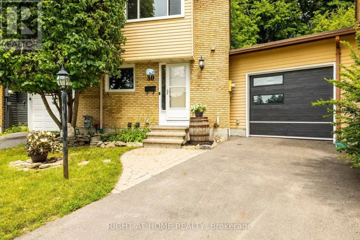 30 BERKSHIRE WAY, Ottawa, Ontario K2J2B2