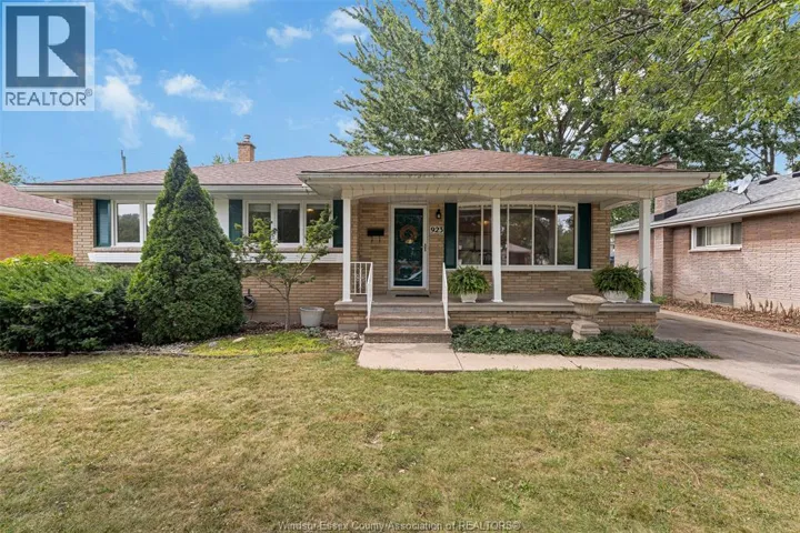 923 GREENDALE DRIVE, Windsor, Ontario N8S4B2