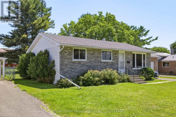 367 GEORGIANA STREET, Gananoque, Ontario K7G1N1