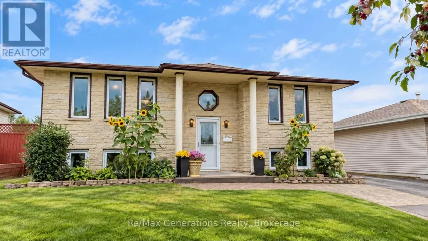 151 IRIS CRESCENT, Thunder Bay (Dawson Heights), Ontario P7A8A1