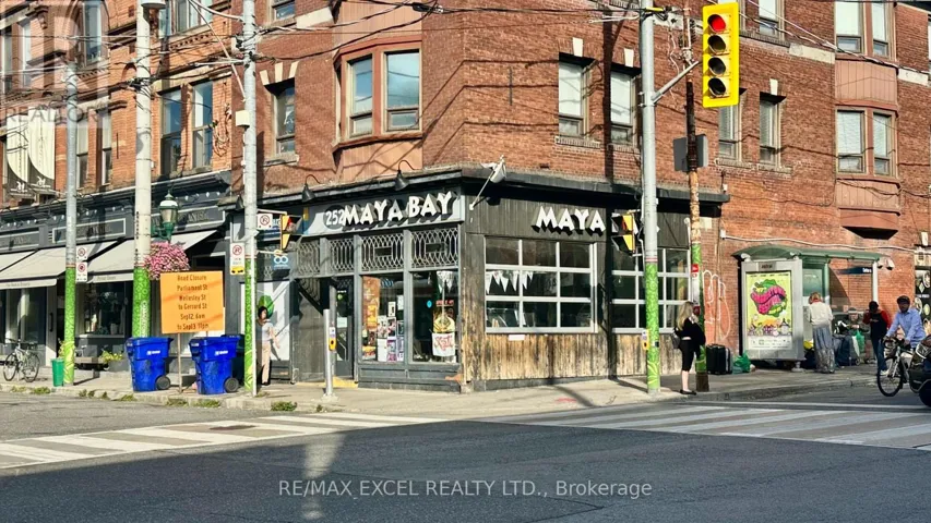 252 CARLTON STREET, Toronto (Cabbagetown-South St. James Town), Ontario M5A2L3