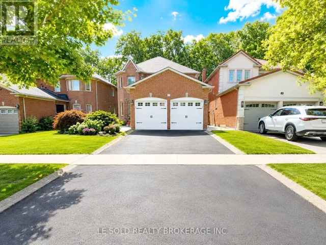 76 LARRATT LANE, Richmond Hill (Westbrook), Ontario L4C0E2