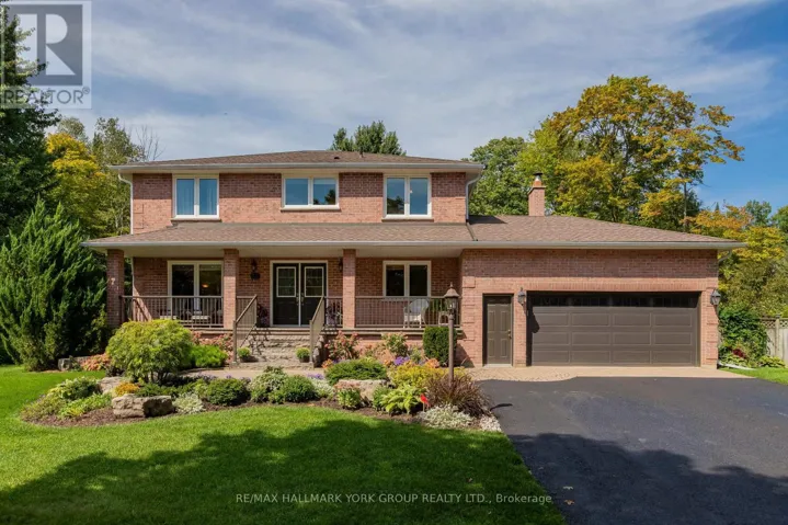 34 AMBERGLEN COURT, East Gwillimbury (Holland Landing), Ontario L9N1J6
