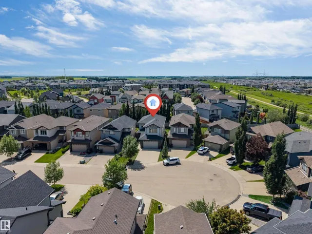 3819 CLAXTON CL SW, Edmonton, Alberta T6W1Y5