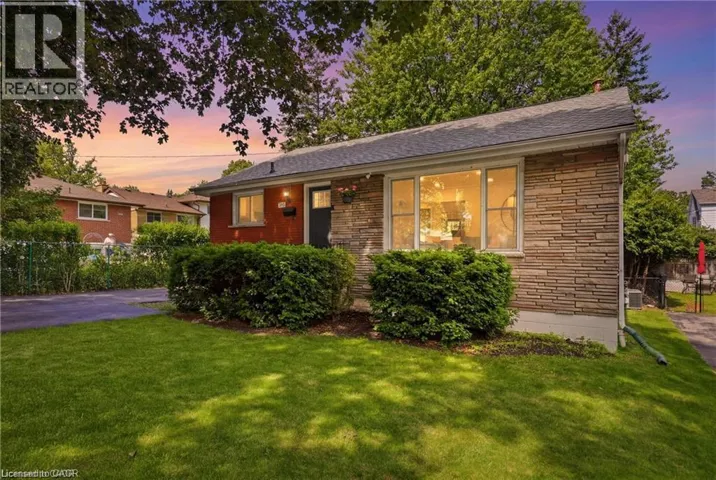 312 UPPER PARADISE Road, Hamilton, Ontario L9C5C4