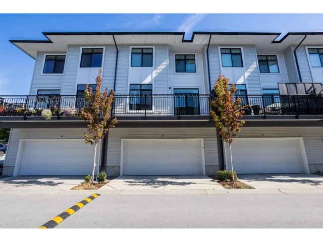 33 15235 SITKA DRIVE, Surrey, British Columbia V3S0A9