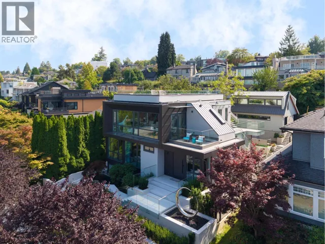 3489 PUGET DRIVE, Vancouver, British Columbia V6L2T6