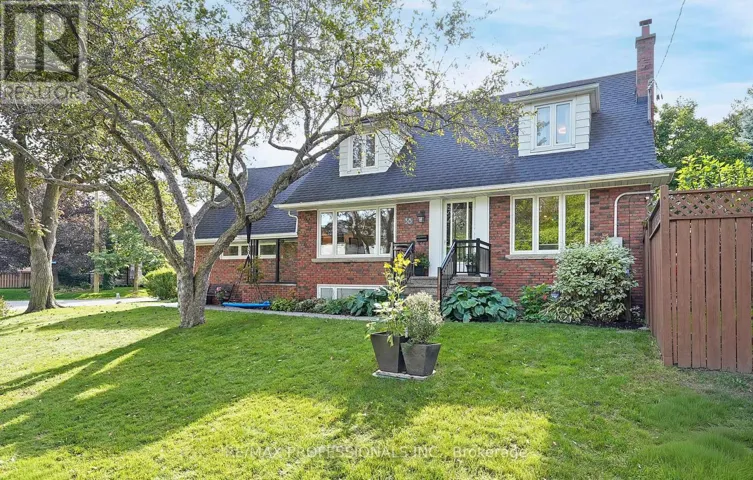 38 BALLACAINE DRIVE, Toronto (Stonegate-Queensway), Ontario M8Y4A9