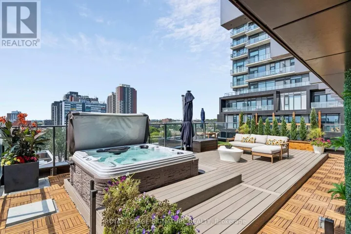 702 - 10 GRAPHOPHONE GROVE, Toronto (Dovercourt-Wallace Emerson-Junction), Ontario M6H0E5