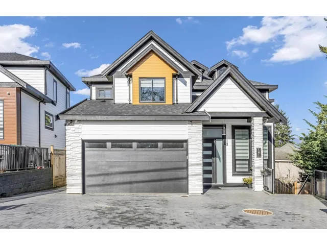 14271 GROSVENOR ROAD, Surrey, British Columbia V3R5H3