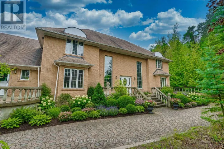 11 PRINCE ANDREW DRIVE, Caledon, Ontario L7C1G2