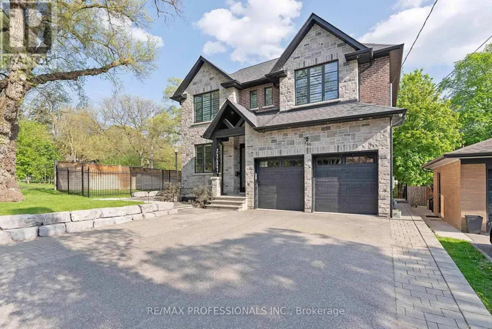 146 THOMPSON AVENUE, Toronto (Stonegate-Queensway), Ontario M8Z3V2