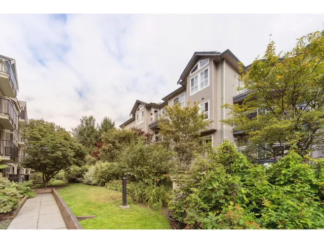 211 8115 121A STREET, Surrey, British Columbia V3W1J2