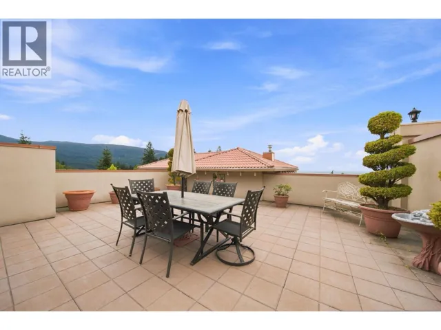 302 3176 PLATEAU BOULEVARD, Coquitlam, British Columbia V3E3J2