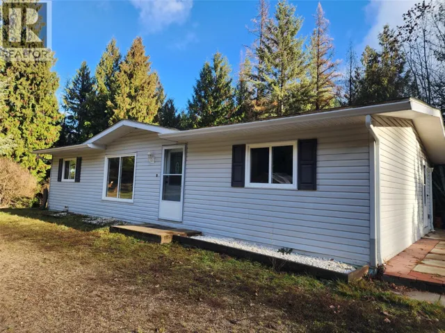 1531 Mountain Ridge Road, Pass Creek, British Columbia V1N4S2
