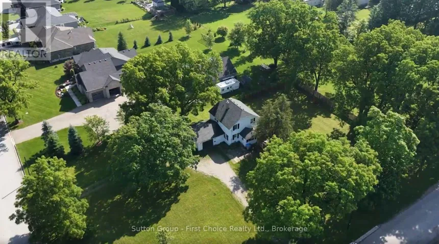 33 BAYFIELD STREET, Huron East (Egmondville), Ontario N0K1G0