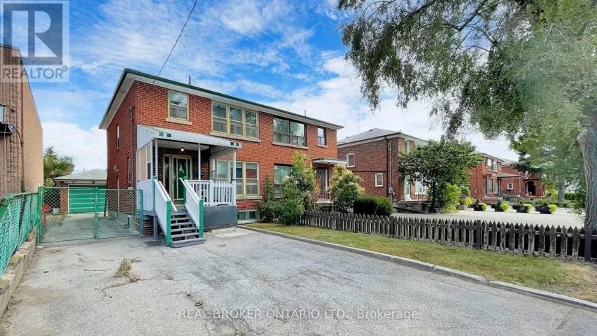 3241 DUFFERIN STREET, Toronto (Yorkdale-Glen Park), Ontario M6A2T2