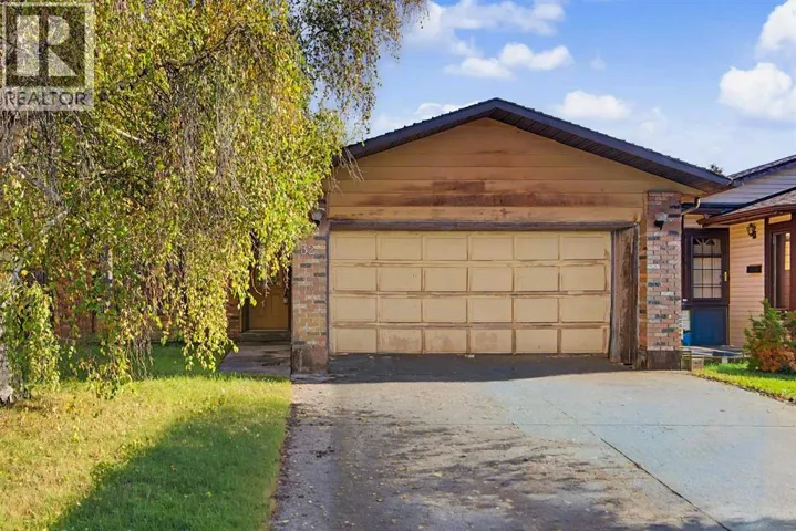 32 Deersaxon Circle SE, Calgary, Alberta T2J6R5