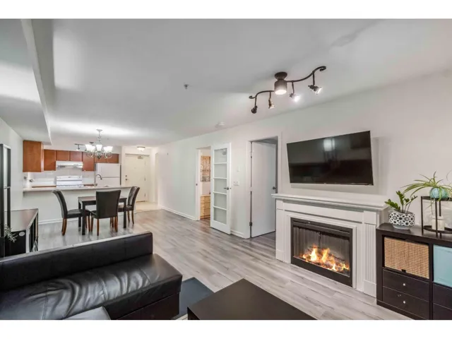 212 10088 148TH STREET, Surrey, British Columbia V3R3M9