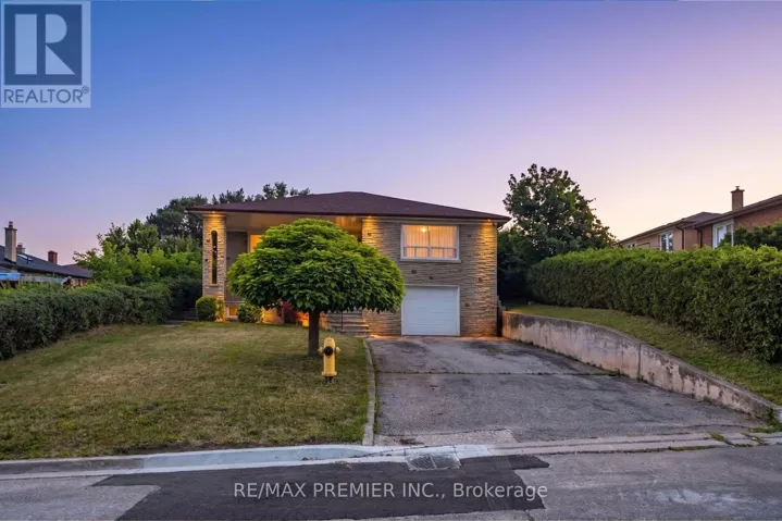 6 CANTON AVENUE, Toronto (Downsview-Roding-CFB), Ontario M3M1N2