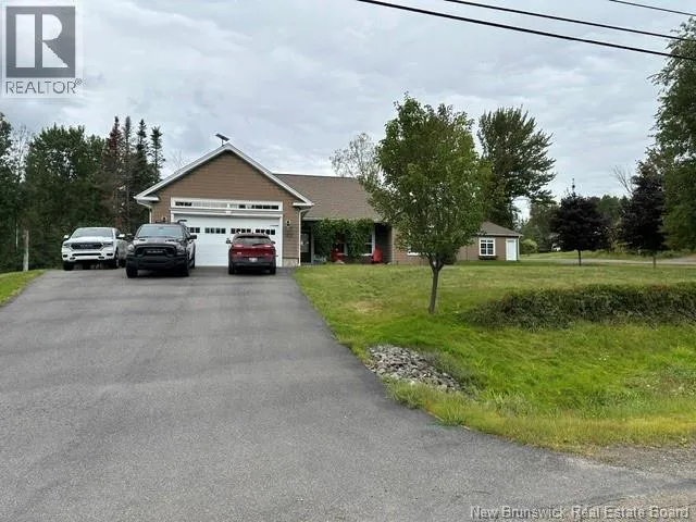 23 Highfield Road, Douglas, New Brunswick E3G7P6