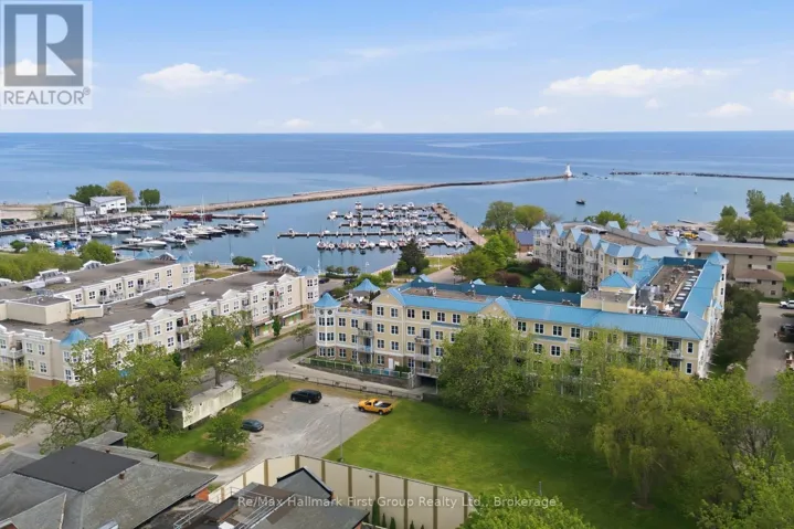 215 - 145 THIRD STREET, Cobourg, Ontario K9A5X1