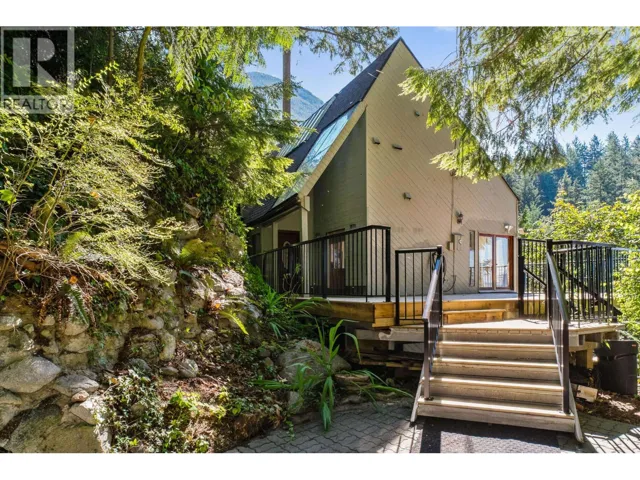 430 BAYVIEW ROAD, West Vancouver, British Columbia V0N2E0