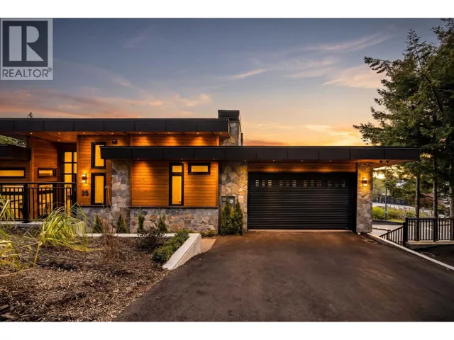 35 KELVIN GROVE WAY, Lions Bay, British Columbia V0N2E0