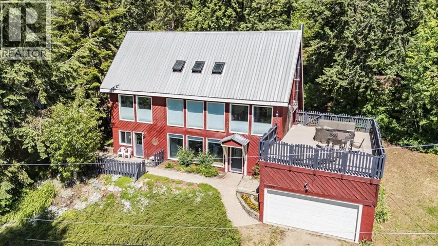 2390 McLeod Avenue, Rossland, British Columbia V0G1Y0