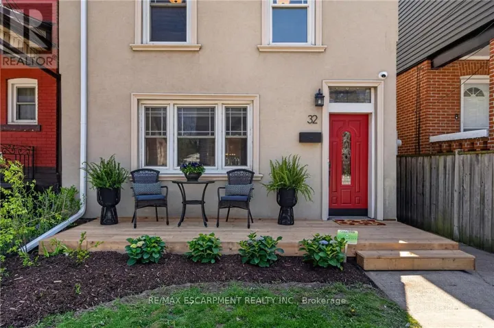 32 MAGILL STREET, Hamilton (Strathcona), Ontario L8R2Y5