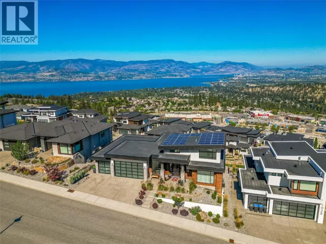 1016 CLARANCE Avenue, Kelowna, British Columbia V1W5M6