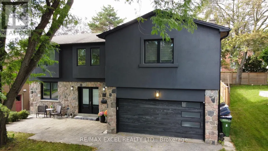 16 ALDENHAM CRESCENT, Toronto (Parkwoods-Donalda), Ontario M3A1S2
