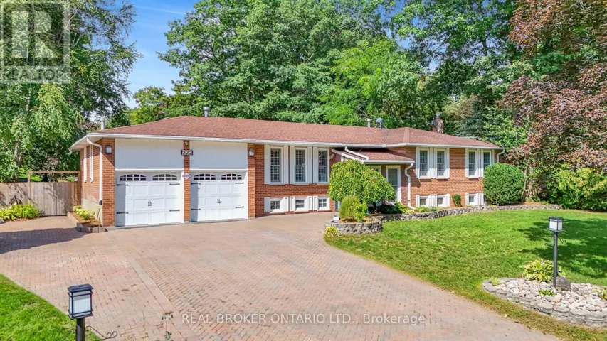 222 PARK AVENUE, East Gwillimbury (Holland Landing), Ontario L9N1J7