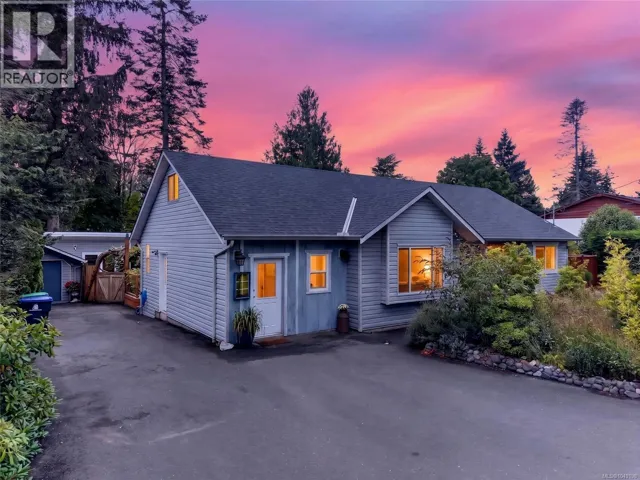 1675 Noel Ave, Comox, British Columbia V9M2G4