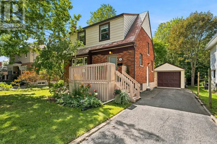 212 WESTDALE AVENUE, Kingston (Central City East), Ontario K7L4S5