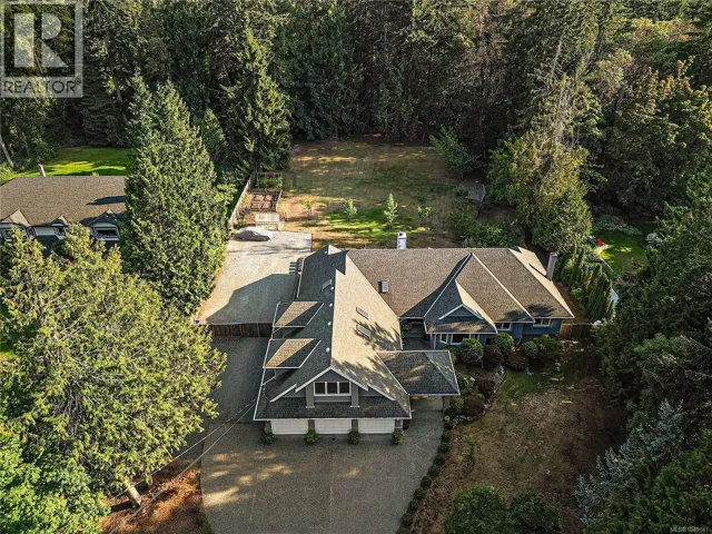 657 Cromarty Ave, North Saanich, British Columbia V8L5G6