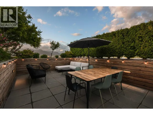 406 2508 FRASER STREET, Vancouver, British Columbia V5T3V4