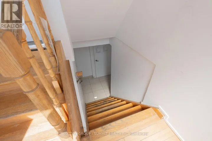 29 YATESCASTLE, Toronto (Glenfield-Jane Heights), Ontario M3L2B9