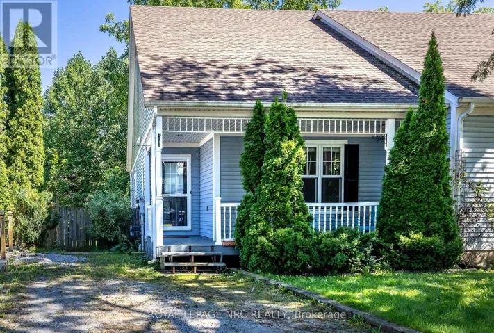 11 WILLVER DRIVE, St. Catharines (Port Weller), Ontario L2M7Y1