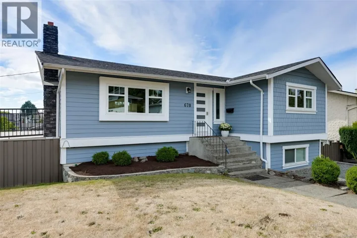 670 Polyanthus Cres, Saanich, British Columbia V8P4H4