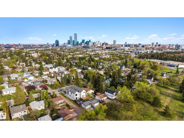 10948 118 ST NW, Edmonton, Alberta T5H3N9