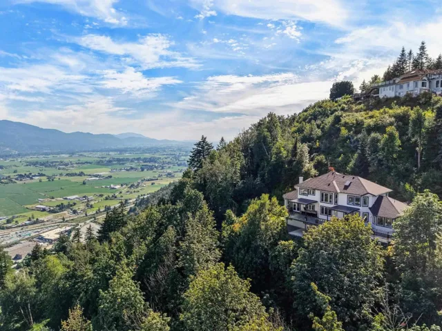43619 BRACKEN DRIVE, Chilliwack Mountain, Chilliwack, British Columbia V2R4A4