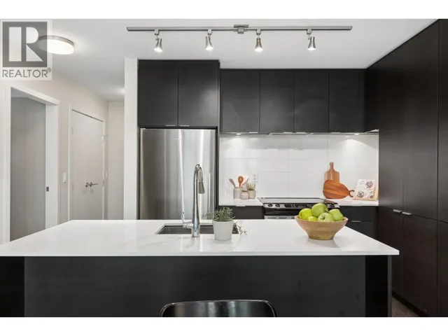506 1679 LLOYD AVENUE, North Vancouver, British Columbia V7P0A9