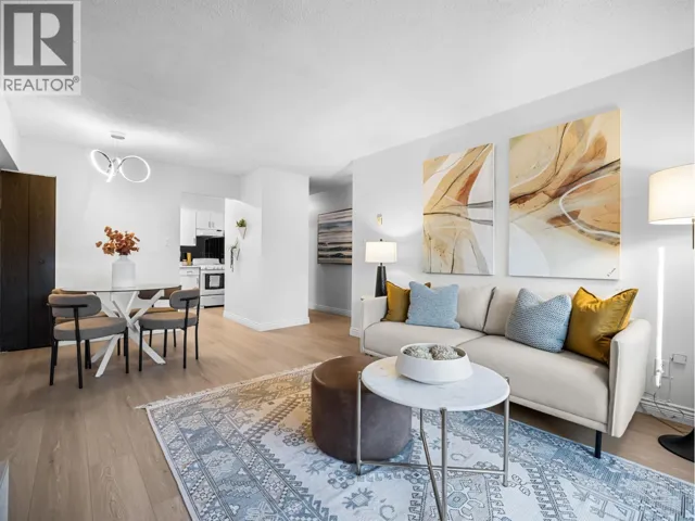 313 975 E BROADWAY, Vancouver, British Columbia V5T1Y3