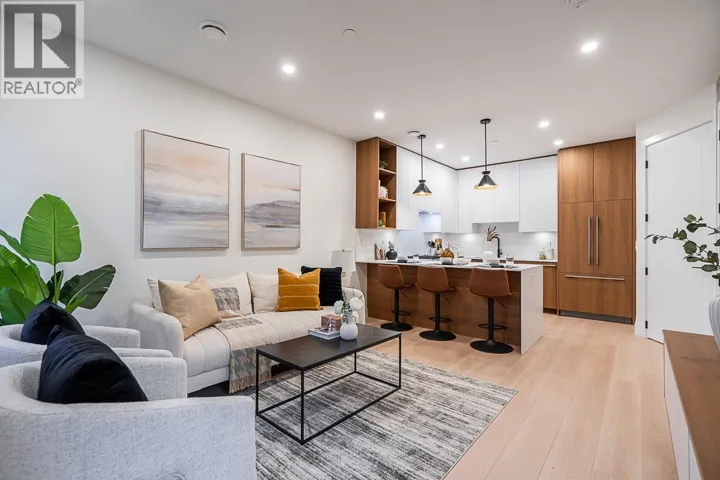 4 3638 NORMANDY DRIVE, Vancouver, British Columbia V5M2G3
