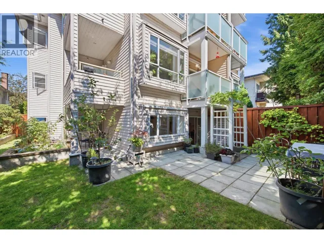 102 788 E 8TH AVENUE, Vancouver, British Columbia V5T1T4