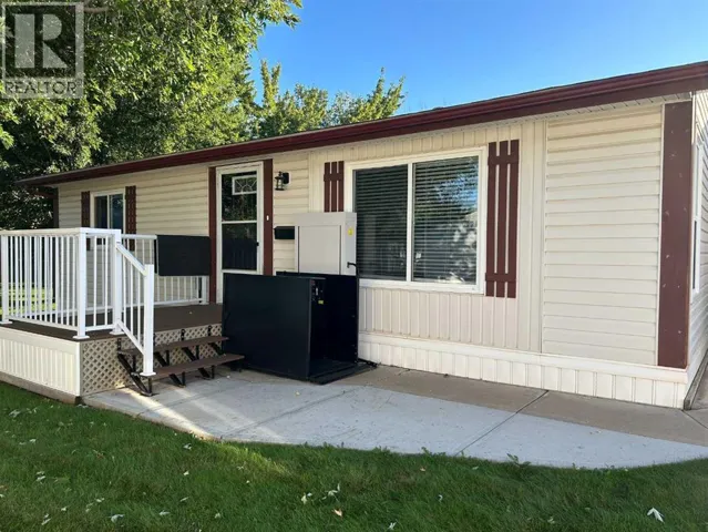 34, 1600 Strachan Road SE, Medicine Hat, Alberta T1B4M3