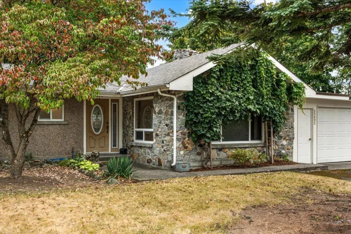 45695 LAURA CRESCENT, Vedder Crossing, Chilliwack, British Columbia V2R3M7