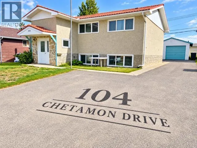 104 CHETAMON Drive, Hinton, Alberta T7V1G5